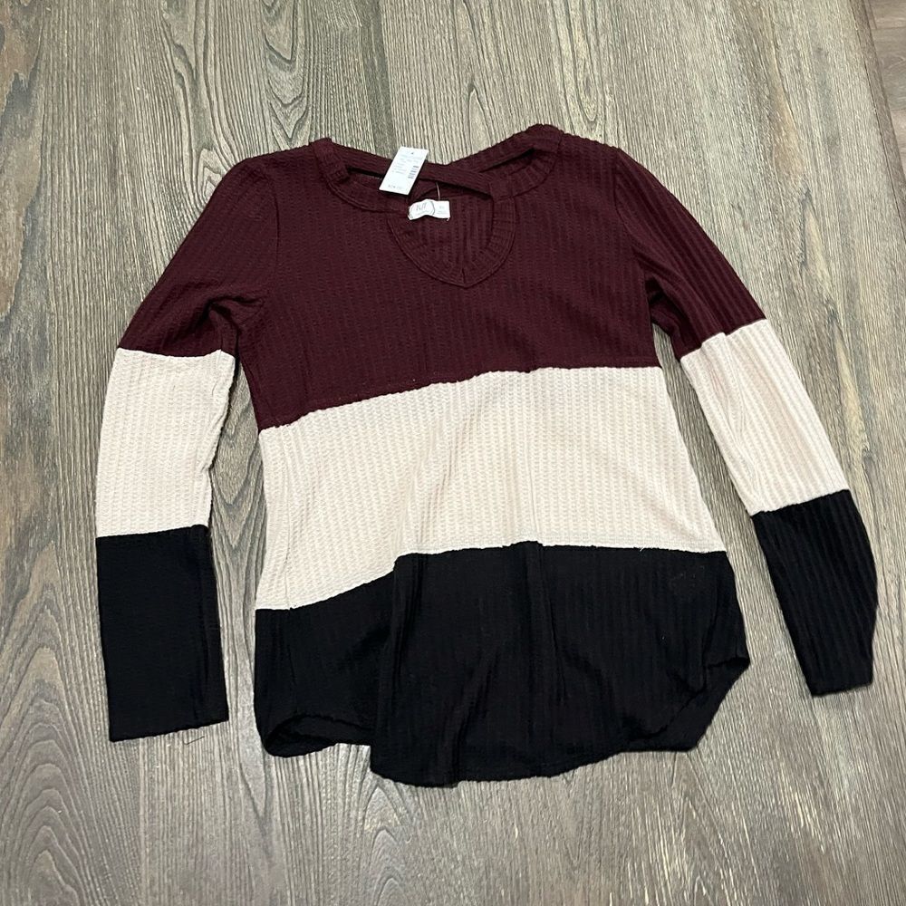 NWT 24/7 Maurices Thermal Tee Strappy Neck Waffle Knit Colorblock Multicolor XS